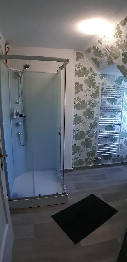 Dachwohnung In Ruhiger Lage Hannover Apartment